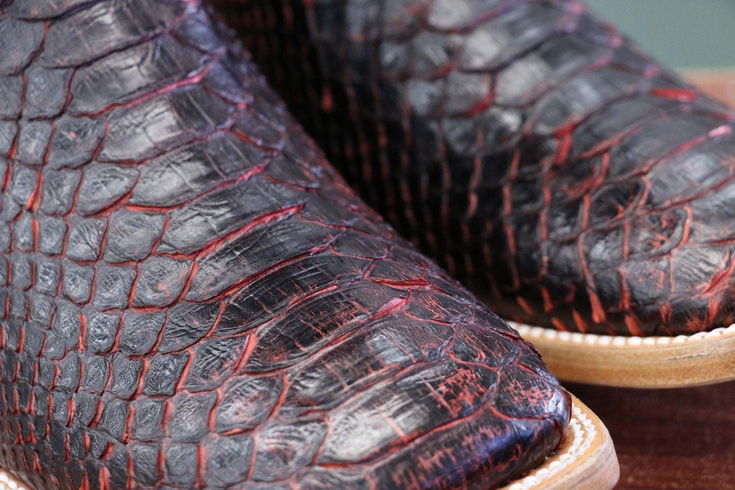Chero's Premium Exotic Python Black/Red