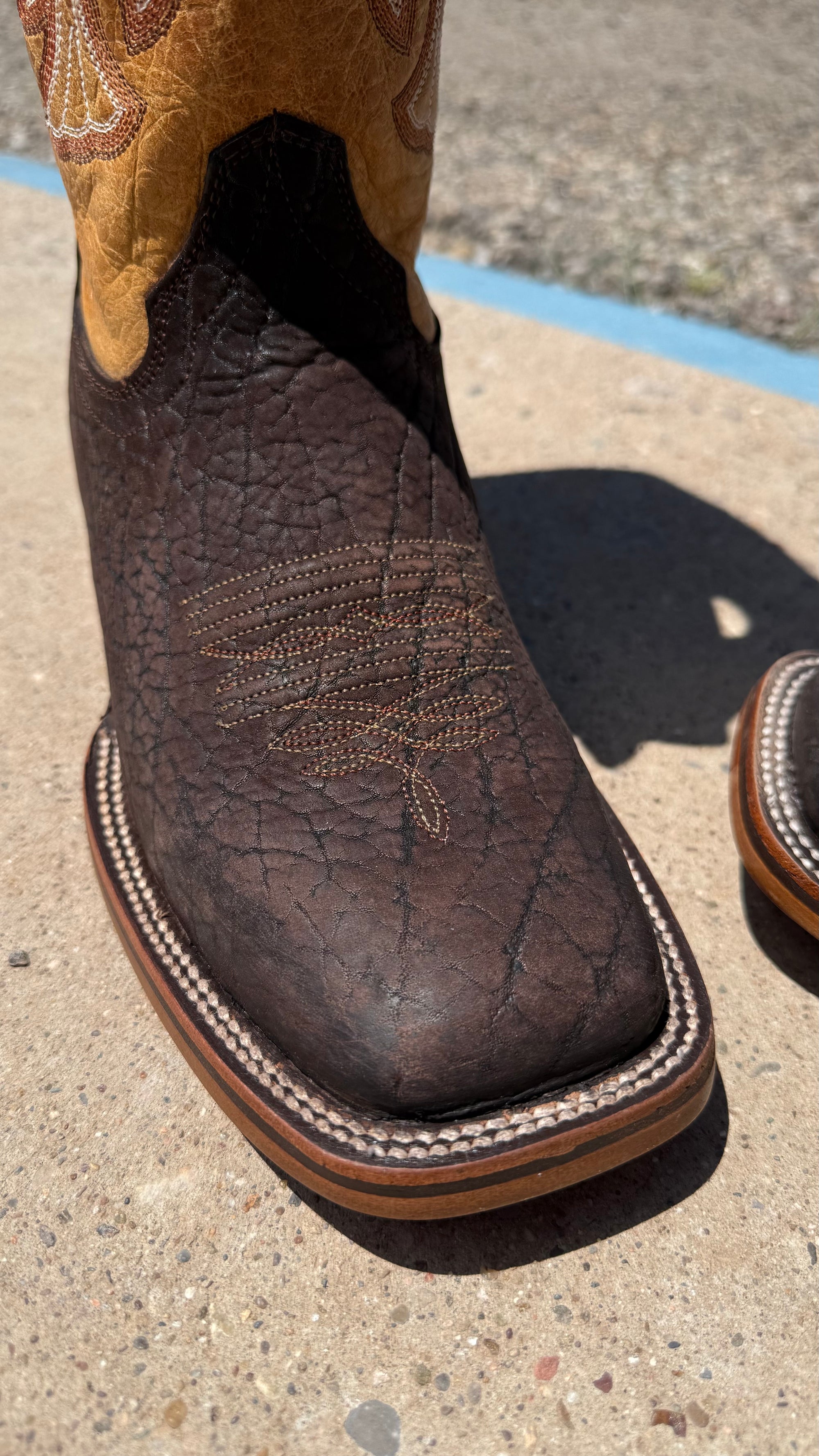 Bull Neck Nubuck Brown