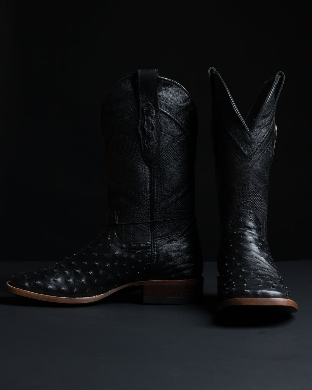 Chero's Premium Exotic Full-Quill Ostrich Noir