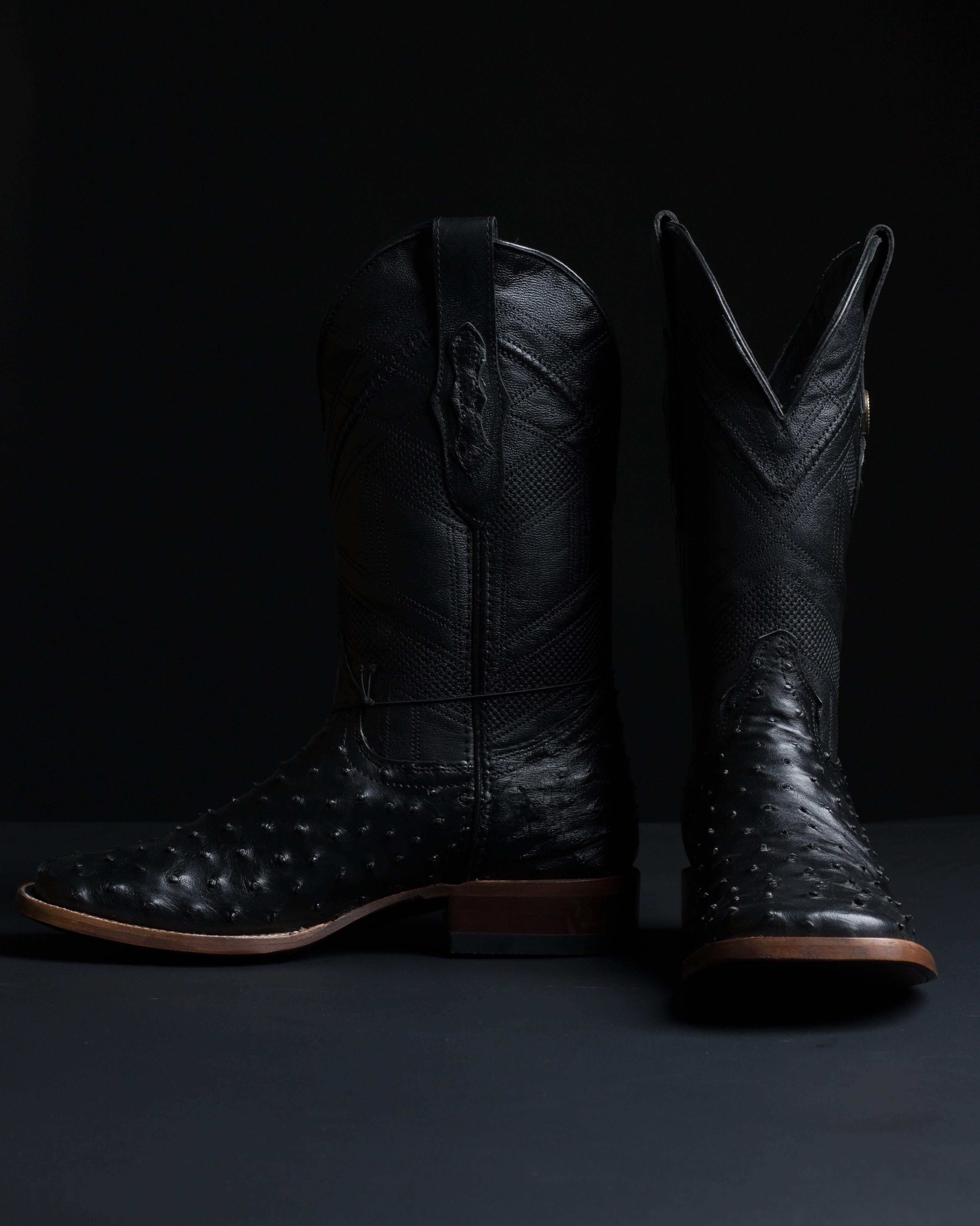 Chero's Premium Exotic Full-Quill Ostrich Noir