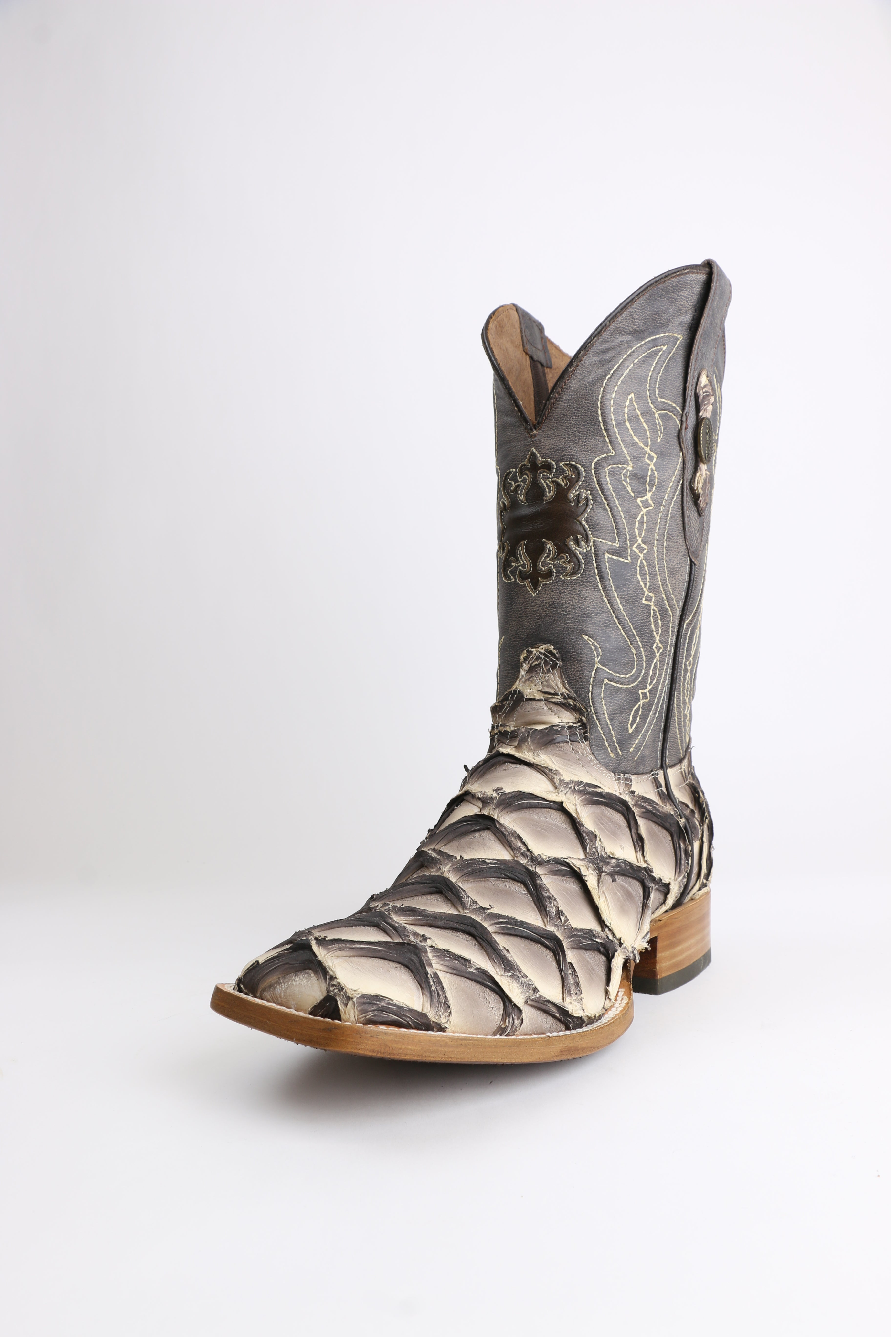 Chero's Premium Exotic Pirarucu Ivory Shadow