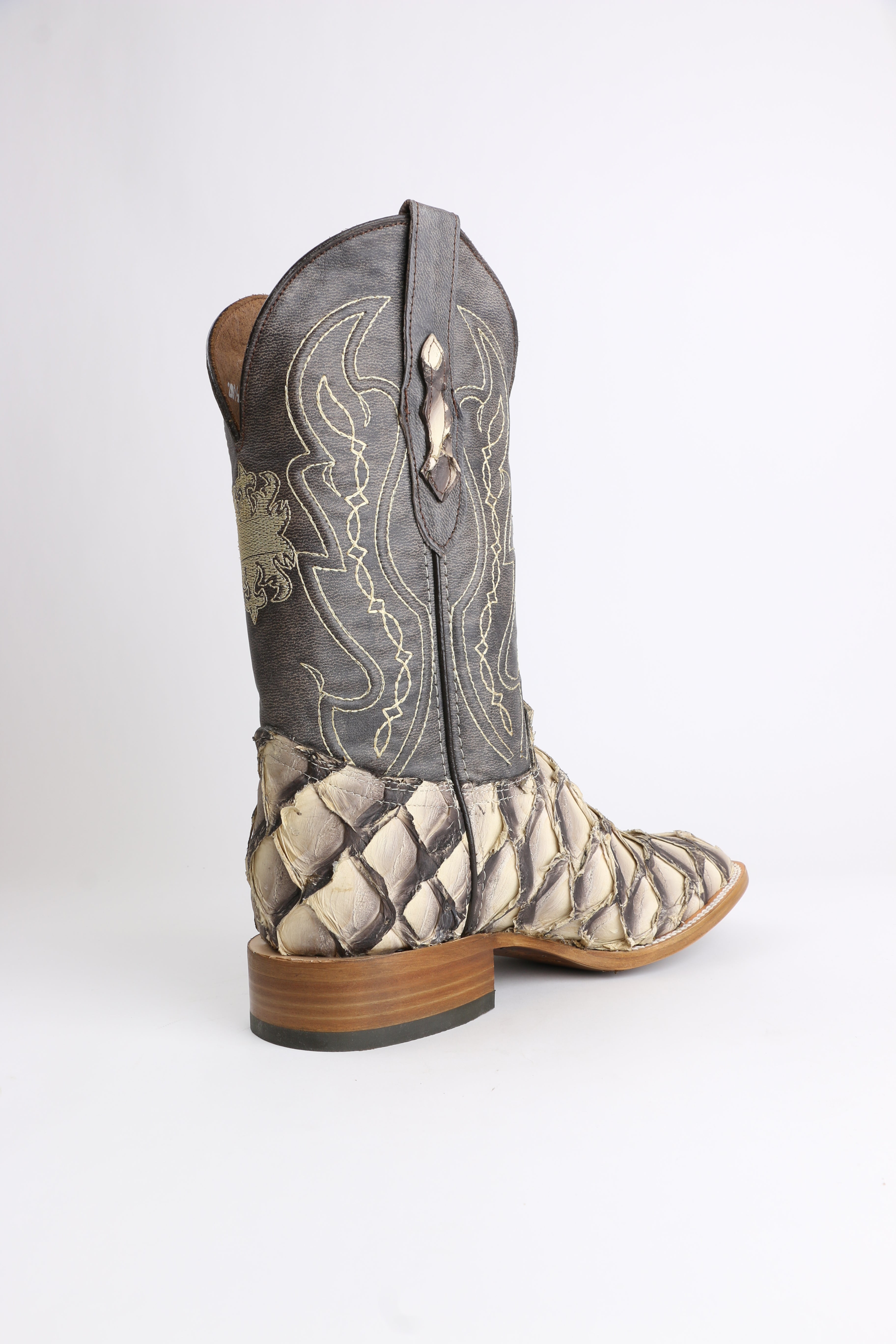 Chero's Premium Exotic Pirarucu Ivory Shadow