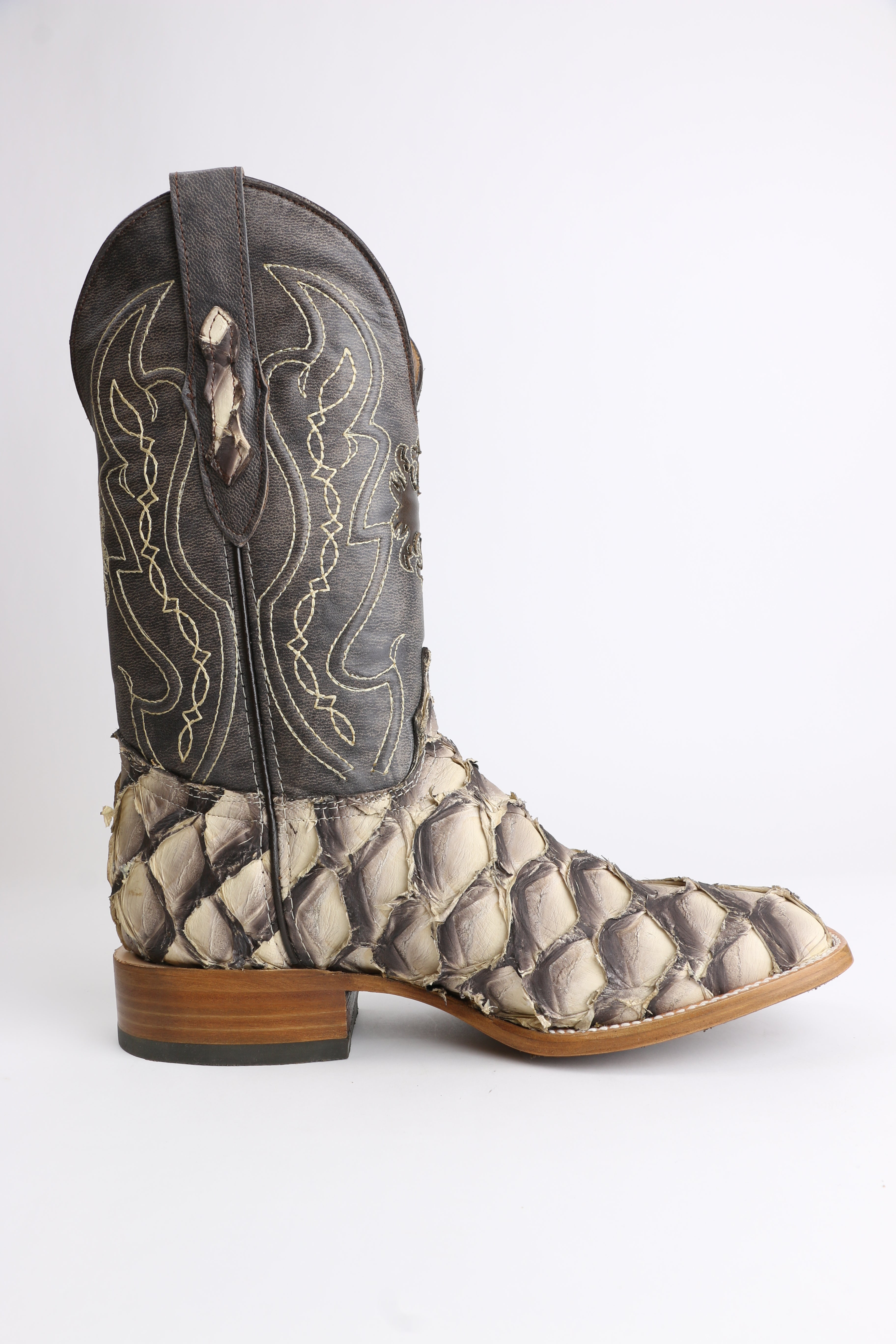 Chero's Premium Exotic Pirarucu Ivory Shadow