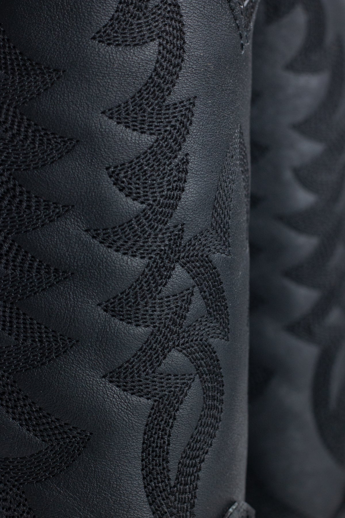 Chero's Faux Jumbo Snake (Leather Print) - Matte Black