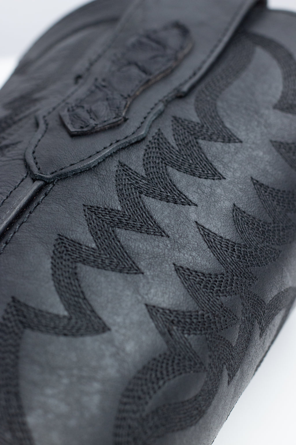 Chero's Faux Jumbo Snake (Leather Print) - Matte Black