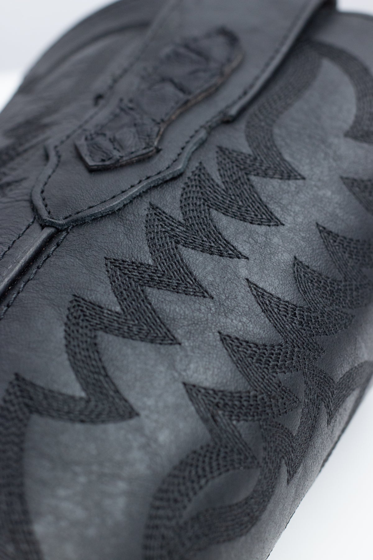 Chero's Faux Jumbo Snake (Leather Print) - Matte Black