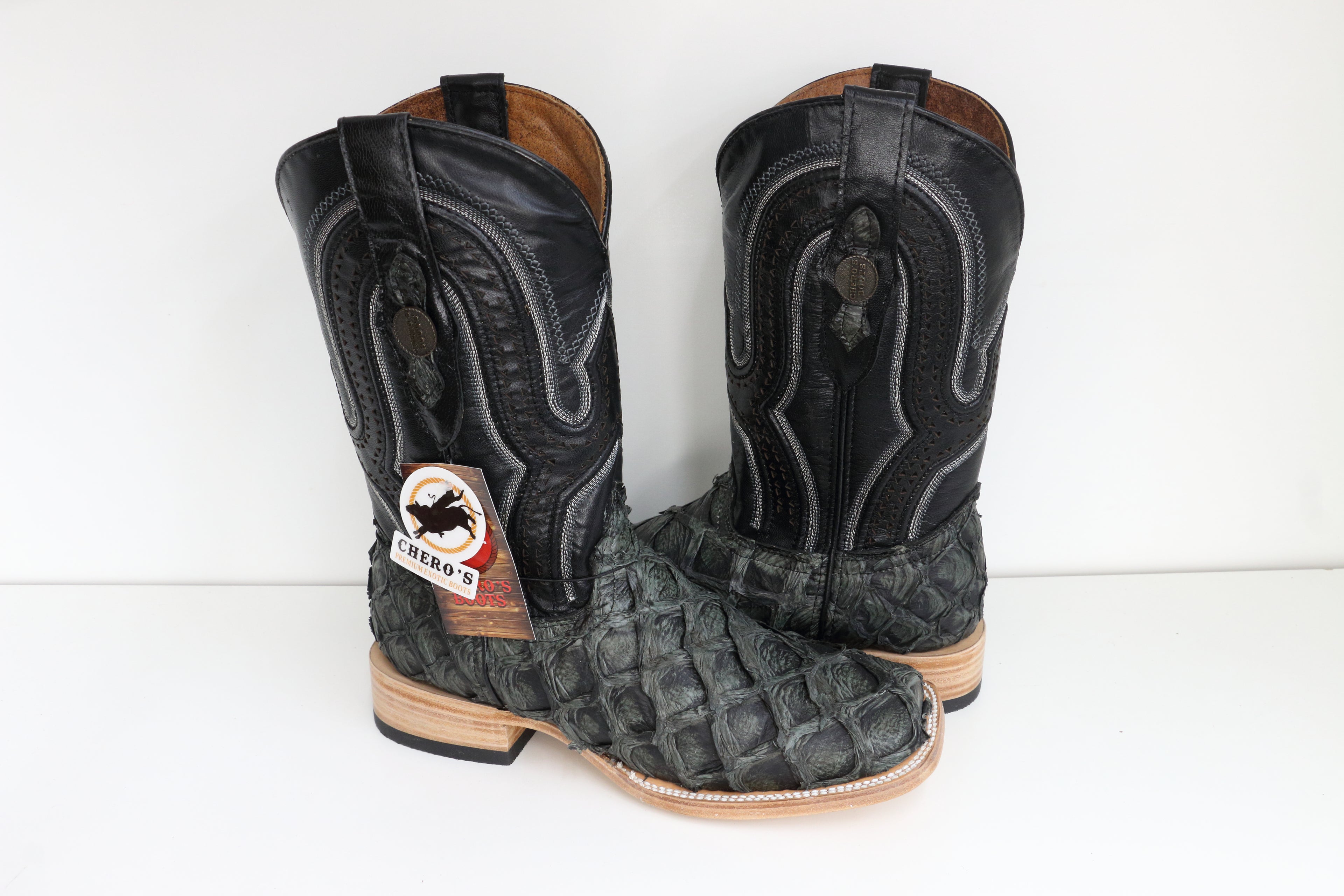 Chero's Premium Exotic Pirarucu Rustic Gray